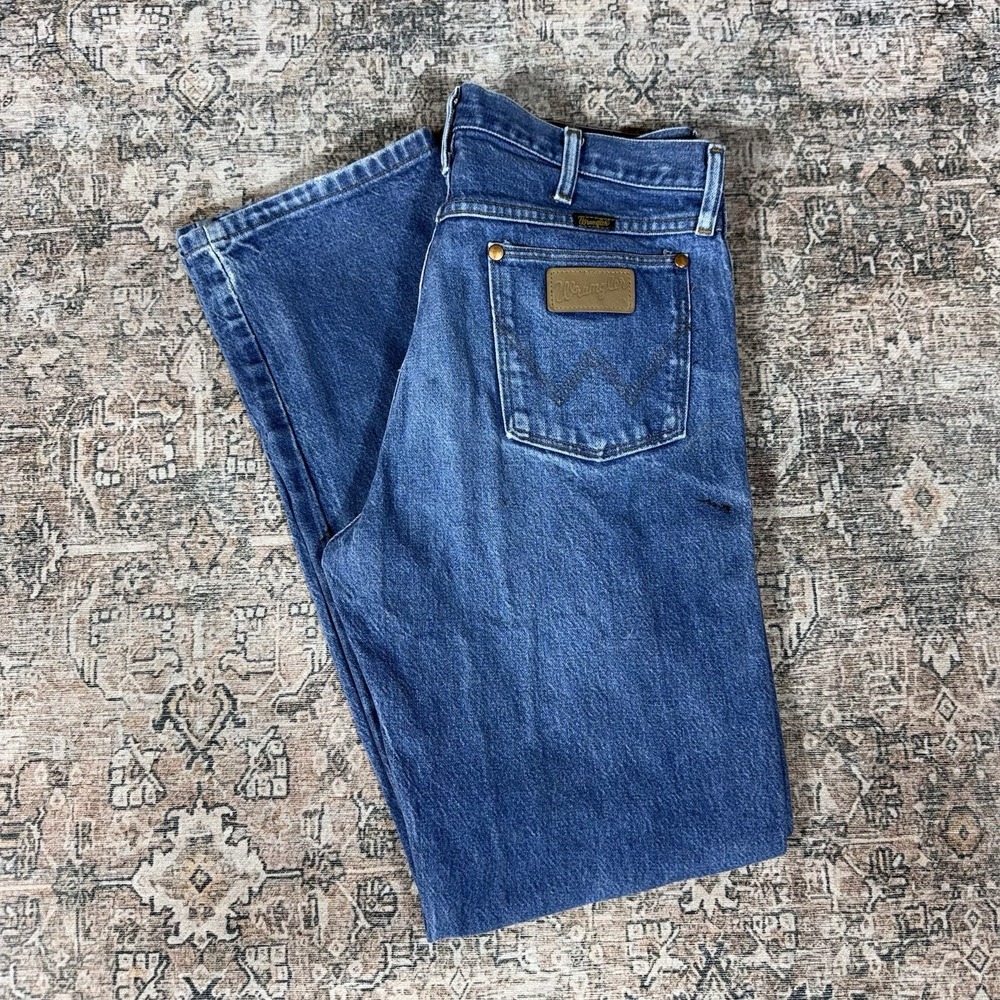 Wrangler 13mwz cowboy cut jeans mens szie 34x33 distressed and stained